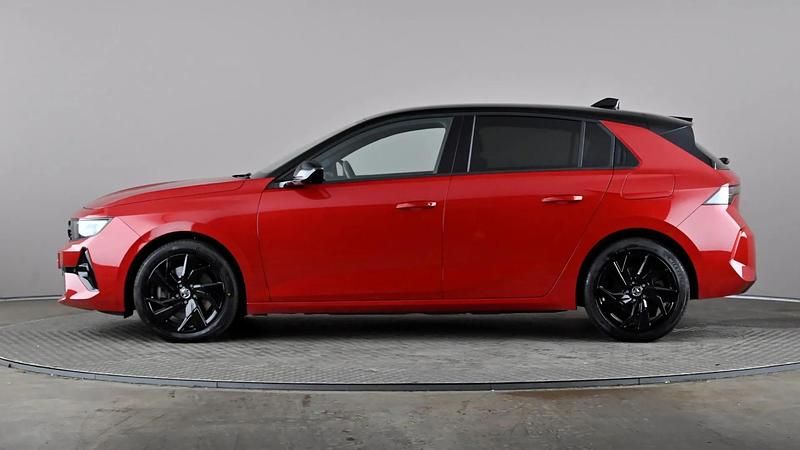 Used Vauxhall Astra GS Line 180 HP (132 kW) 2022 Red Hatchback