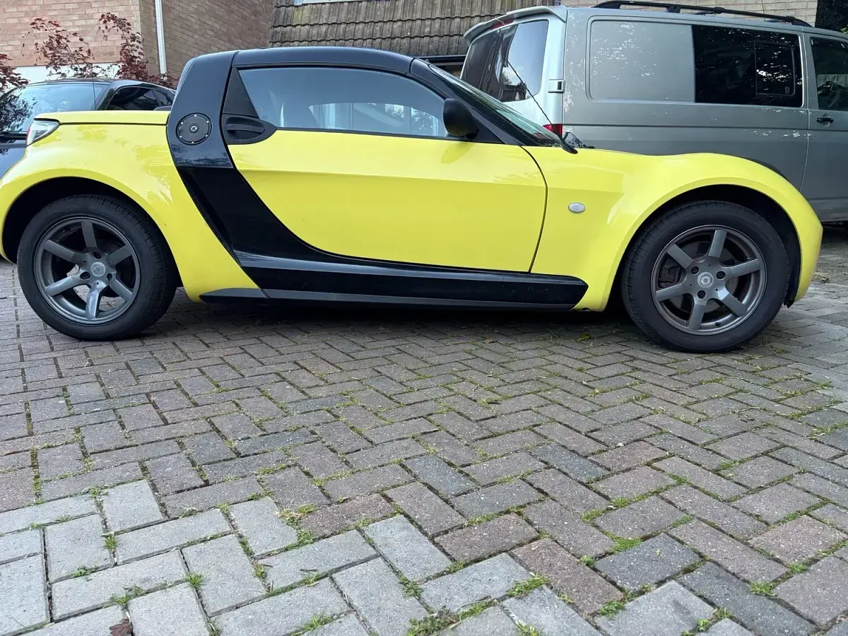 Used Smart Roadster 80 HP (58 kW) 2004 Black Cabriolet