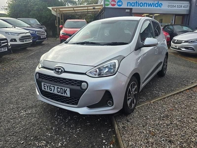 Used Hyundai i10 Premium 87 HP (63 kW) 2017 Silver Hatchback