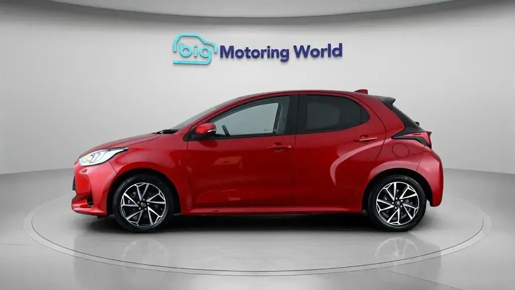 Used Toyota Yaris Design 116 HP (85 kW) 2023 Red Hatchback