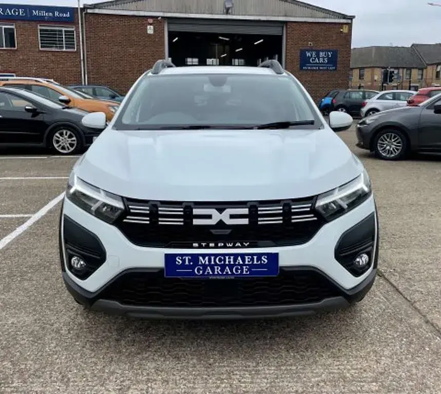 Used Dacia Sandero Expression 91 HP (66 kW) 2024 White Hatchback