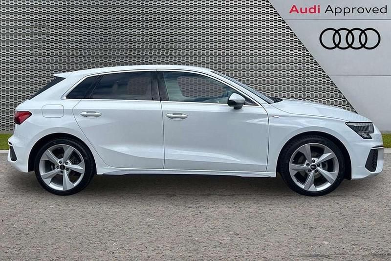 Used Audi A3 S-Line 147 HP (108 kW) 2023 White Sedan
