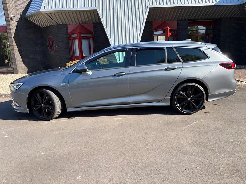 Second-hand Vauxhall Insignia SRi 170 CP (125 kW) 2018 Gri Break