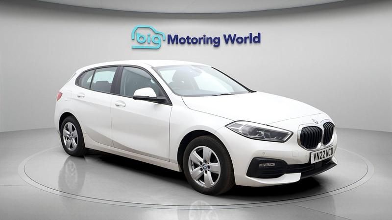 Used BMW 118 134 HP (98 kW) 2022 White Hatchback