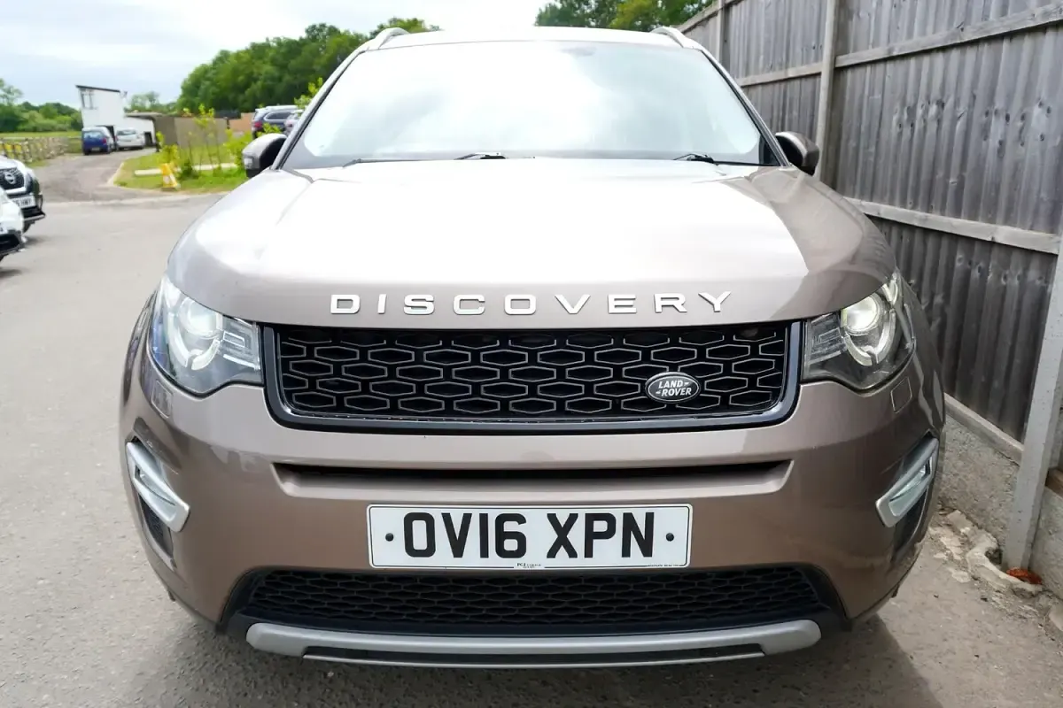 Used Land Rover Discovery Sport HSE Luxury 180 HP (132 kW) 2016 Brown SUV