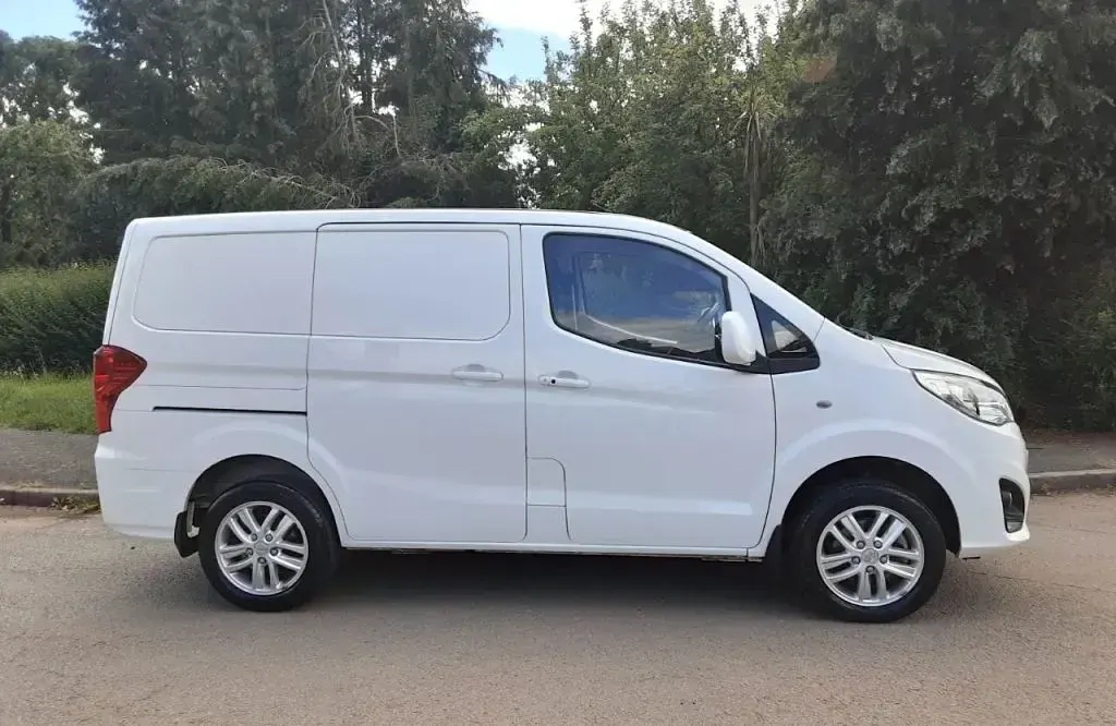 Used BYD ETP3 100 kW (136 HP) 2024 White Van