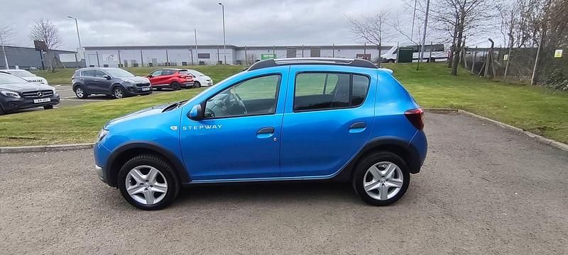 Used Dacia Sandero Ambiance 90 HP (66 kW) 2015 Blue Hatchback