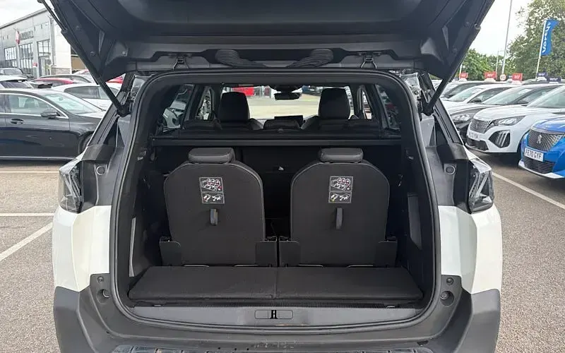 Second-hand Peugeot 5008 GTi 131 CP (96 kW) 2023 Alb SUV