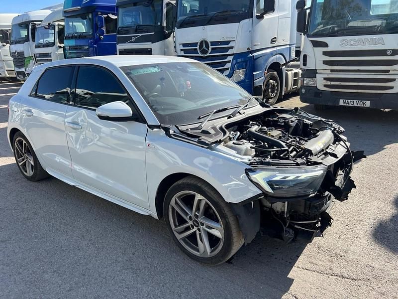 Begagnad Audi A1 S-Line 2022 Vit SUV