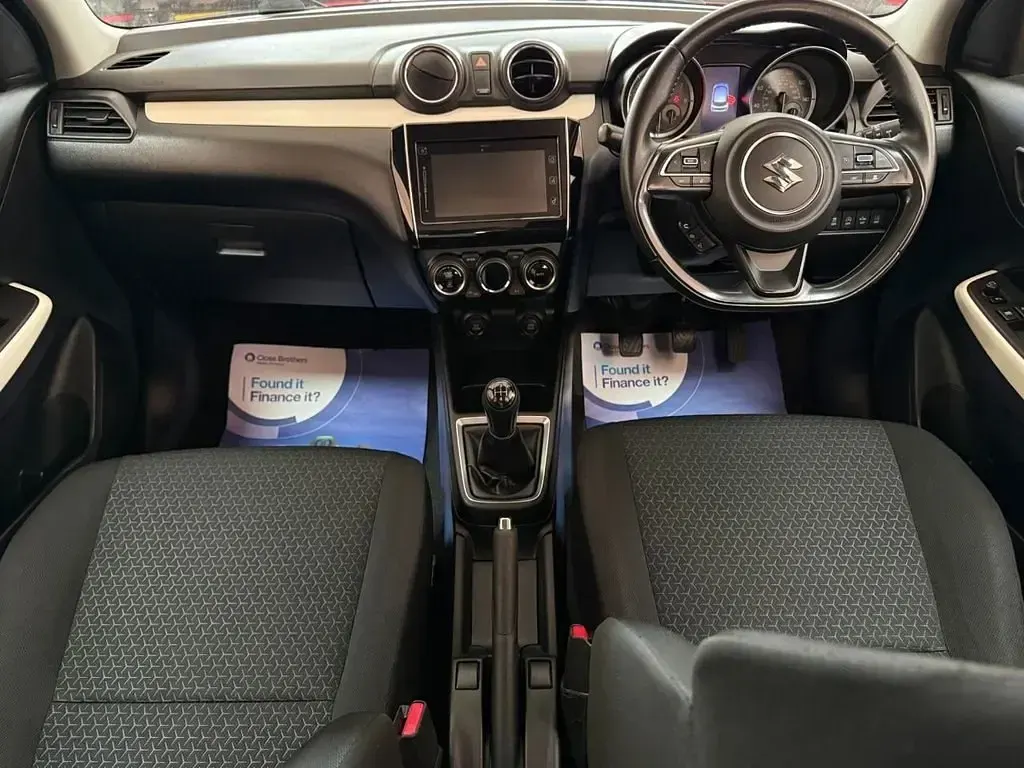 Usado Suzuki Swift SZ5 111 HP (81 kW) 2019 Vermelho Citadino