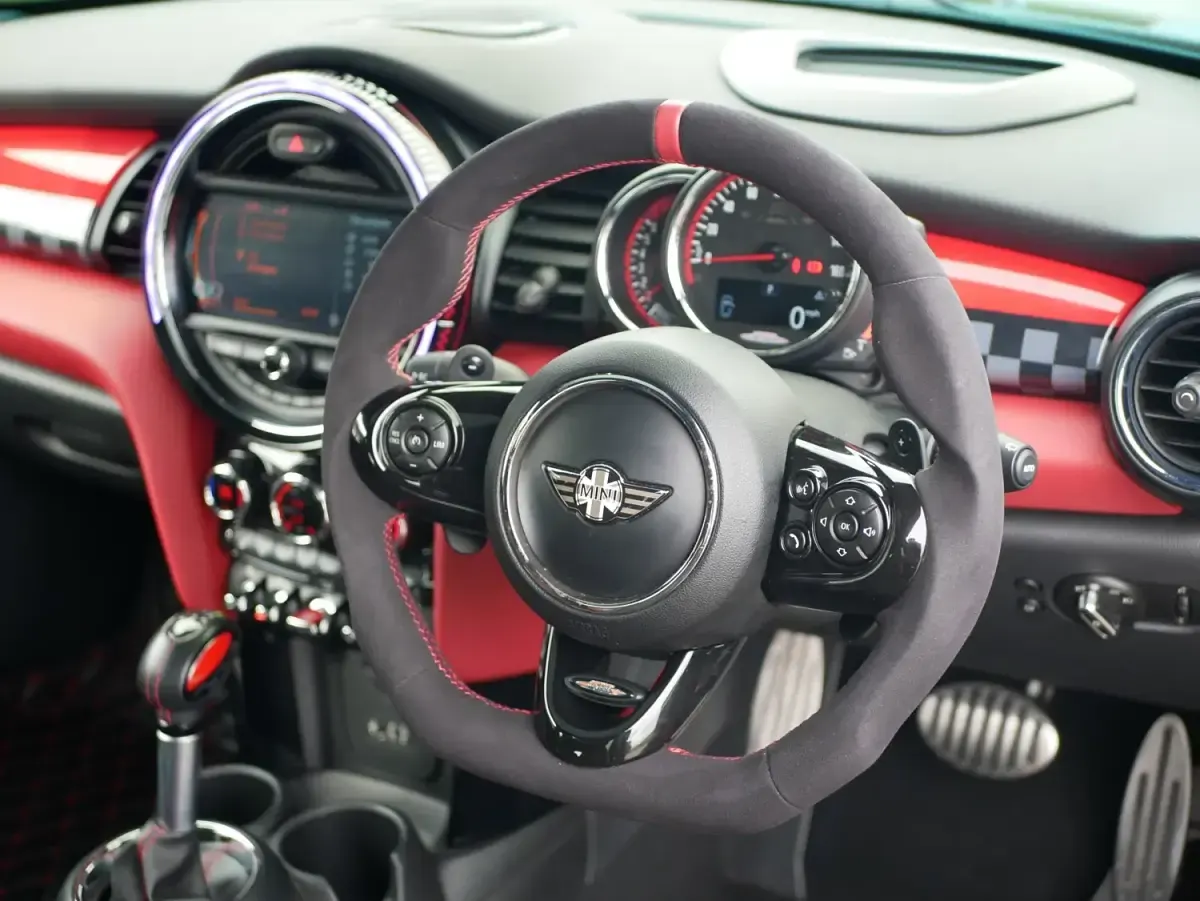 Usado Mini John Cooper Works Hatch 231 CV (169 kW) 2017 Negro Utilitario
