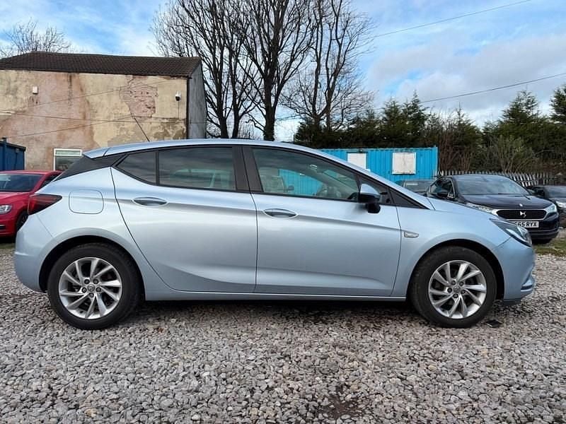Used Vauxhall Astra Design Edition 2019 Silver Hatchback