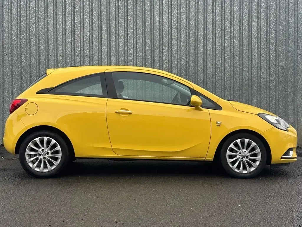Used Vauxhall Corsa 90 HP (66 kW) 2015 Yellow Hatchback