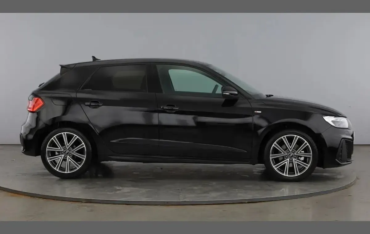 Begagnad Audi A1 S-Line 113 HK (83 kW) 2025 Svart SUV