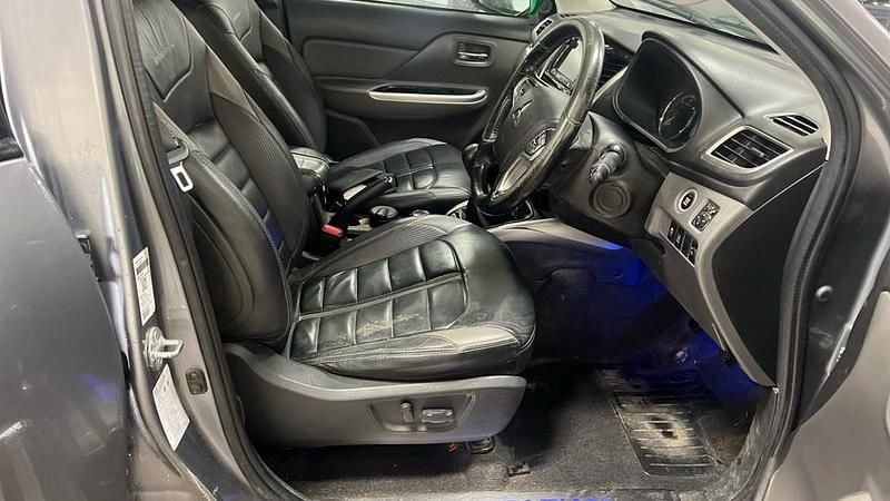 Used Mitsubishi L200 2017 Grey Pickup