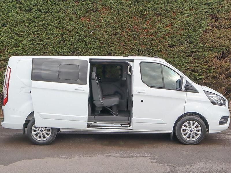 Used Ford Transit Custom Limited 130 HP (95 kW) 2022 White Van