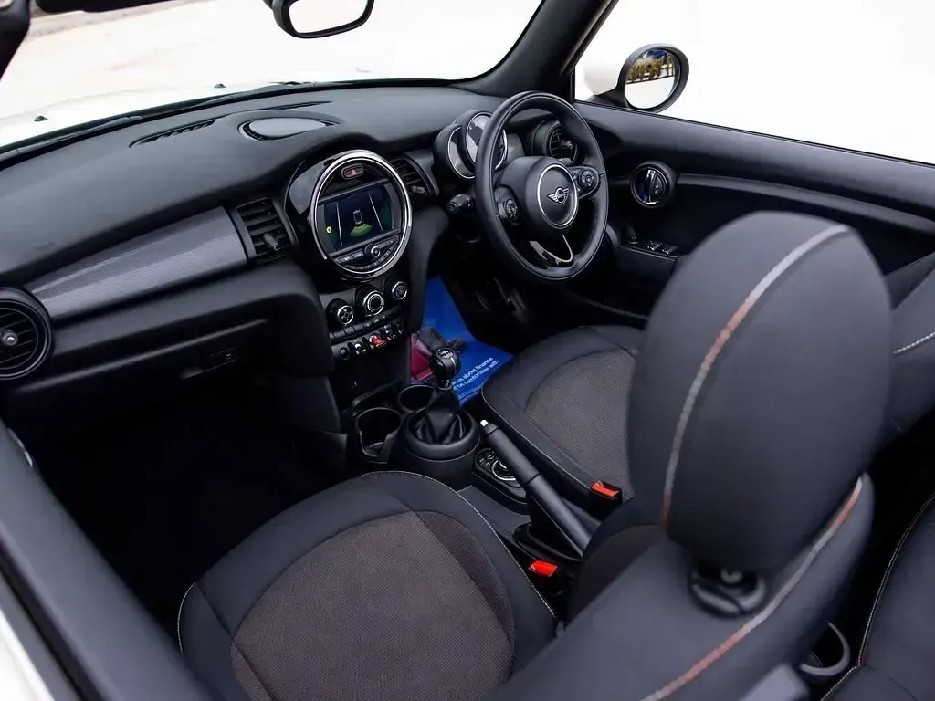 Używany Mini Cooper Cabriolet Classic 2020 Biały Kabriolet