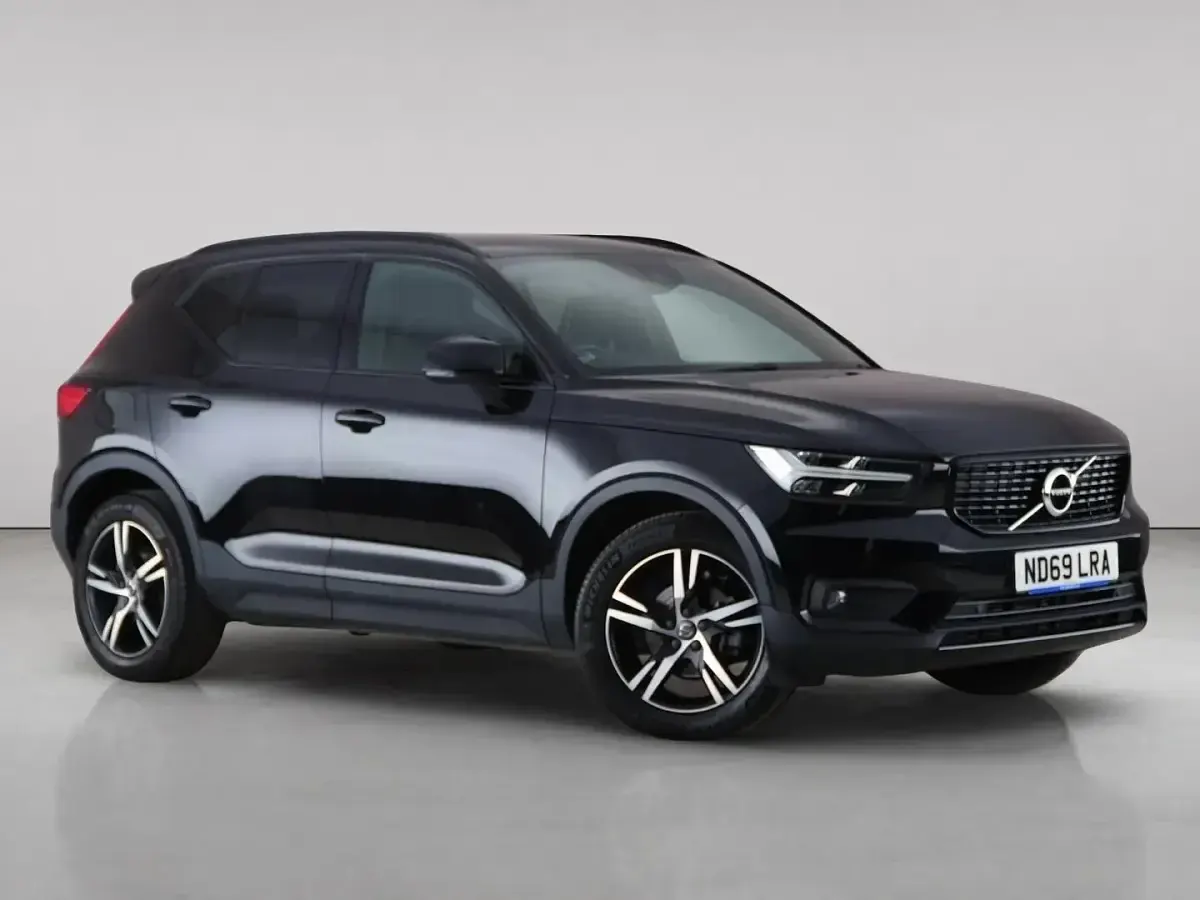 Used Volvo XC40 R-Design 163 HP (119 kW) 2020 SUV