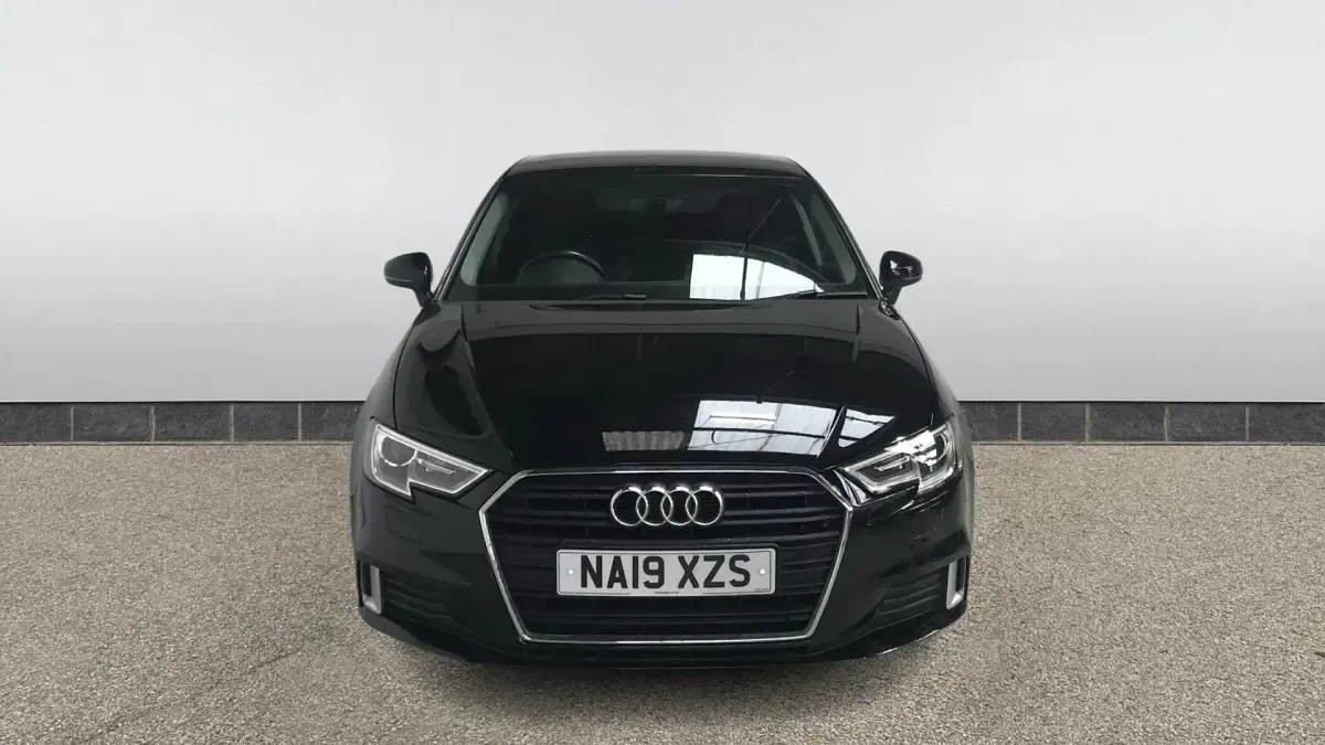 Używany Audi A3 Sport 116 KM (85 kW) 2019 Czarny Sedan/Limuzyna