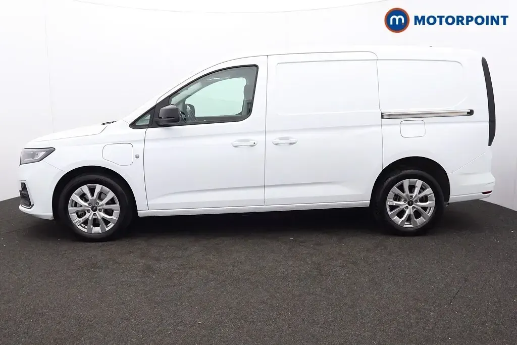 Used Ford Transit Limited 150 HP (110 kW) 2025 White Van