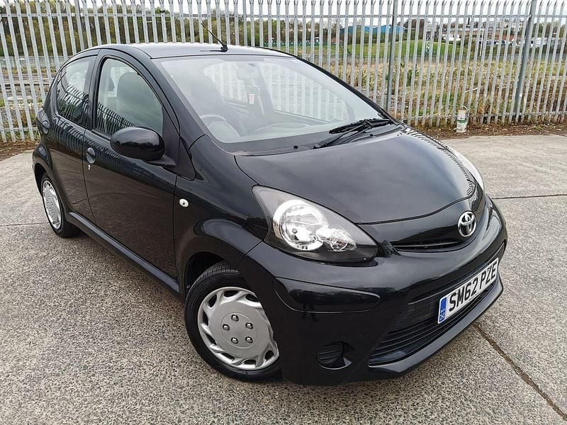 Black Used 2012 Toyota Aygo Hatchback | £2,000 (Good price) - Image 1/4