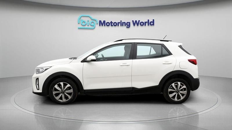 Used Kia Stonic 99 HP (72 kW) 2022 White SUV