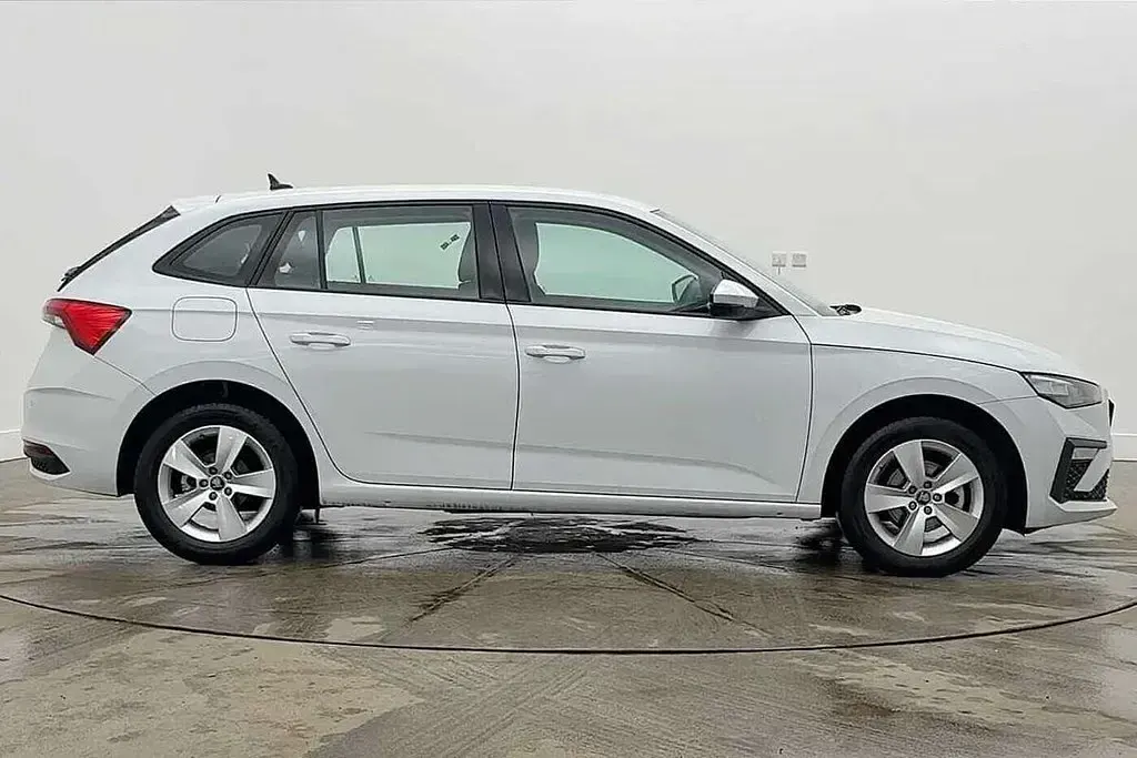 Used Skoda Scala SE 113 HP (83 kW) 2025 Moon white metallic Hatchback