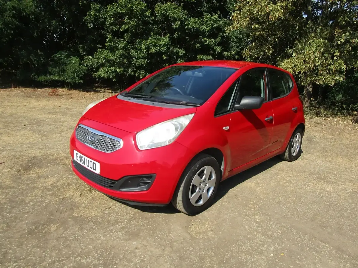 Used Kia Venga 90 HP (66 kW) 2012 Red Hatchback