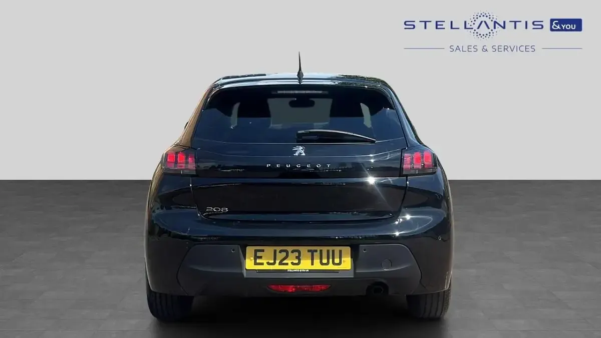 Used Peugeot 208 Active+ 74 HP (54 kW) 2023 Black Hatchback