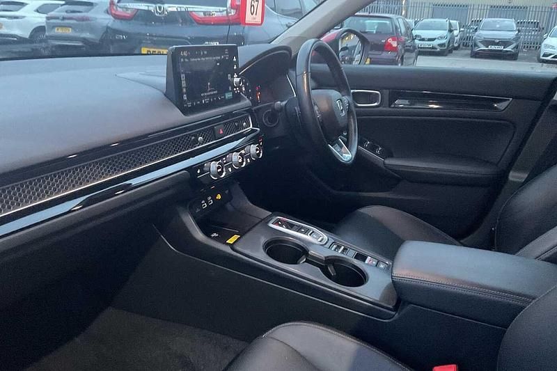 Used Honda Civic Advance 143 HP (105 kW) 2023 Red Hatchback