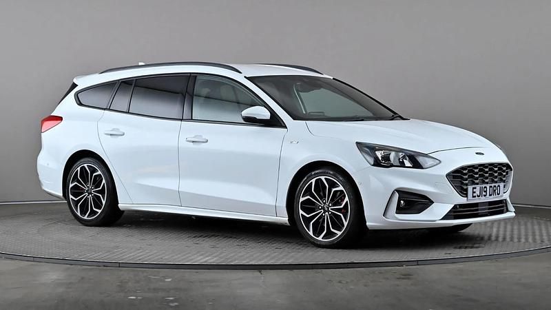 Used Ford Focus ST-Line X 120 HP (88 kW) 2019 White Estate