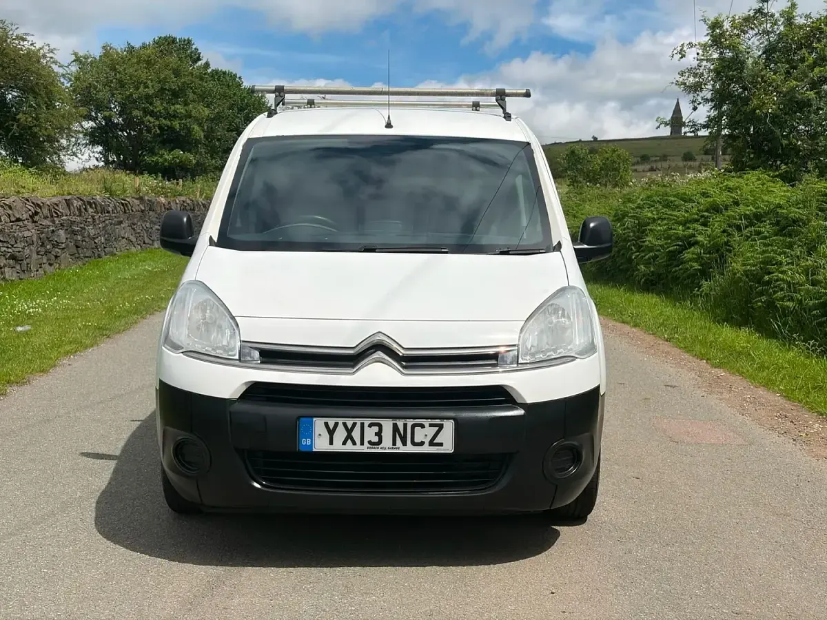 Used Citroën Berlingo 75 HP (55 kW) 2013 White MPV