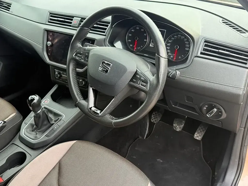 Usado Seat Ibiza XCELLENCE 95 HP (69 kW) 2018 Dourado Citadino