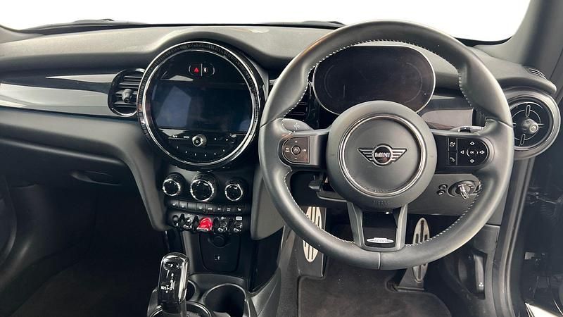 Used Mini Cooper Hatch 134 HP (98 kW) 2023 Black Hatchback