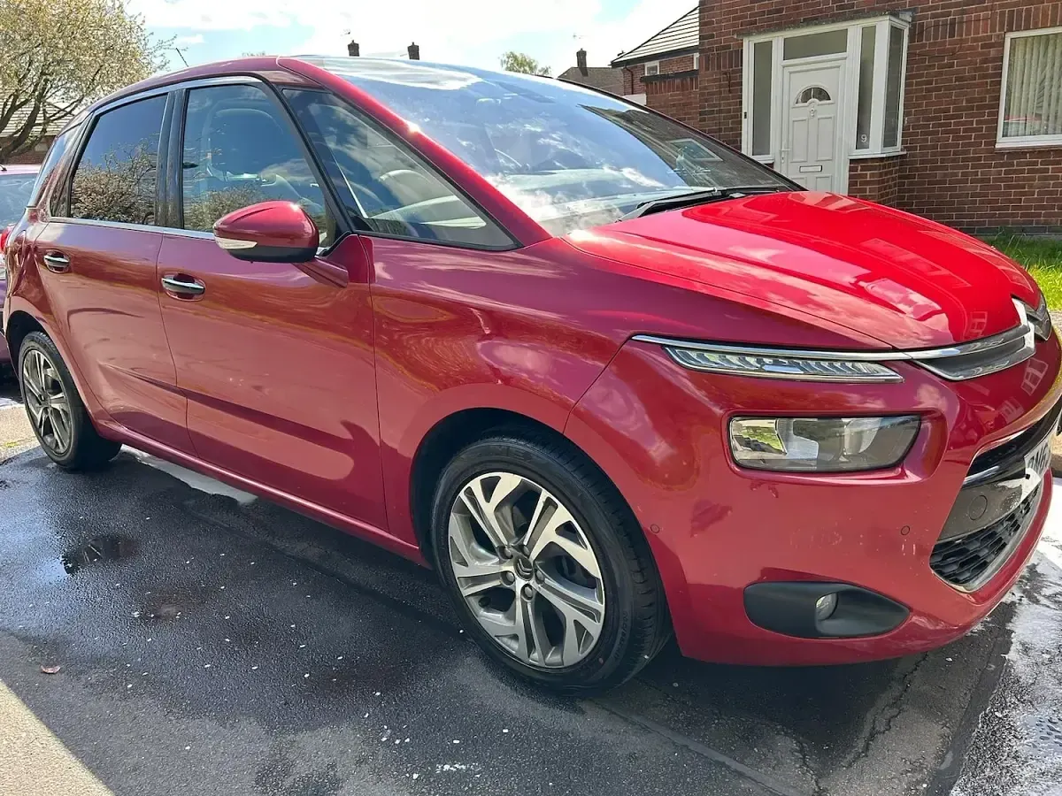 Used Citroën C4 Picasso Exclusive 115 HP (84 kW) 2014 Red MPV