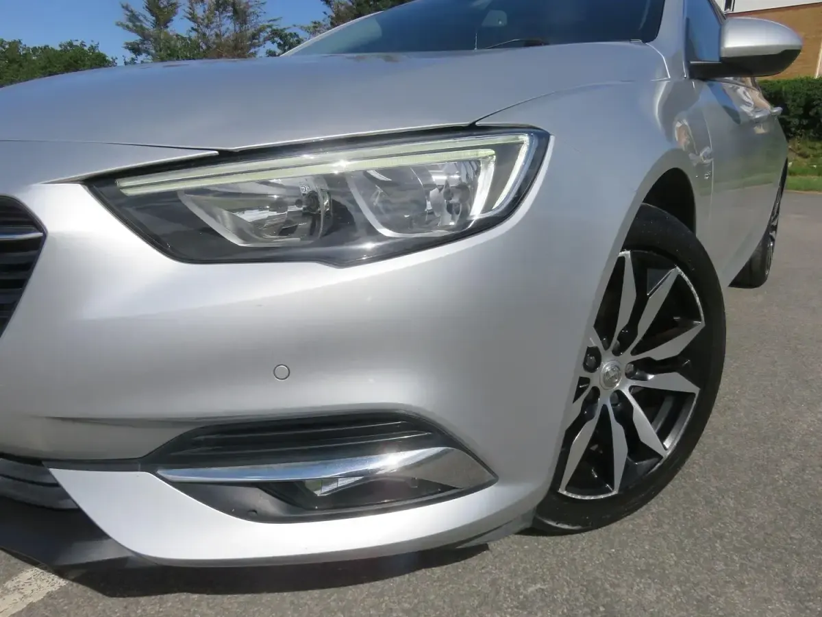 Used Vauxhall Insignia SRi 2017 Silver Hatchback