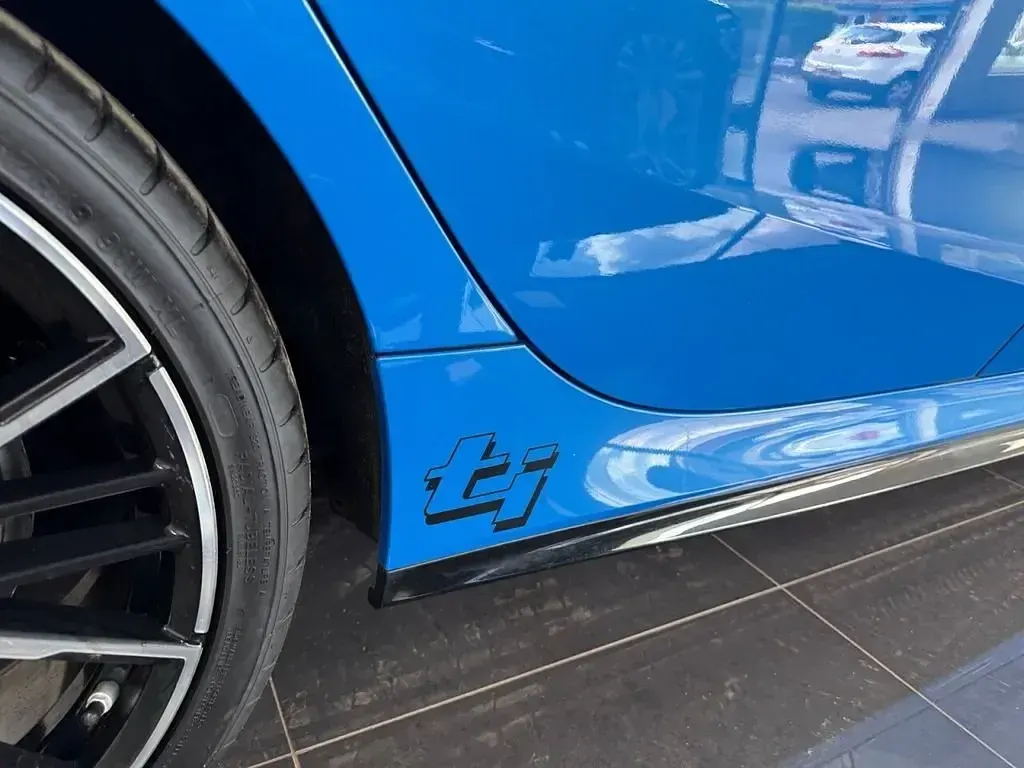 Begagnad BMW 128 265 HK (194 kW) 2023 Blå Halvkombi