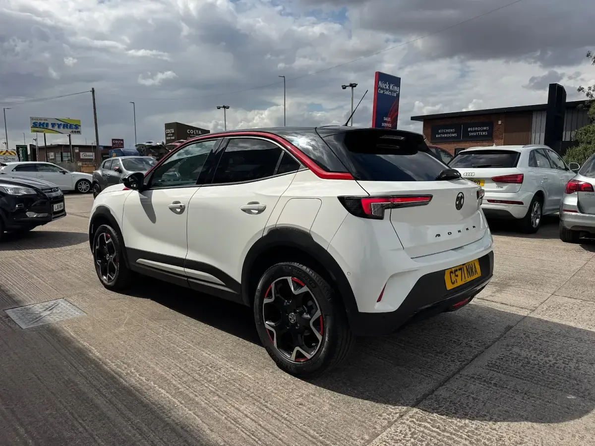 Used Vauxhall Mokka SRi 128 HP (94 kW) 2021 White SUV