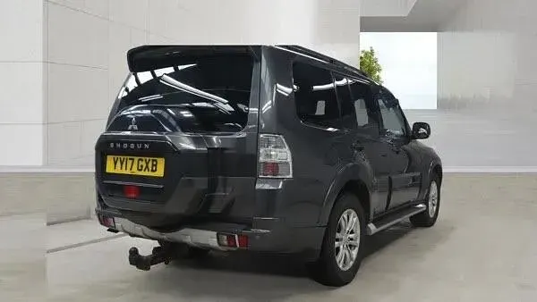 Used Mitsubishi Shogun 187 HP (137 kW) 2017 Grey SUV