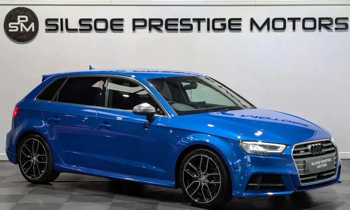Used Audi A3 Comfort 2017 Blue Hatchback