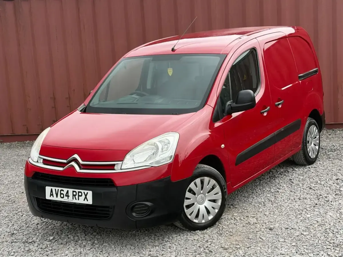 Used Citroën Berlingo 75 HP (55 kW) 2014 Red MPV