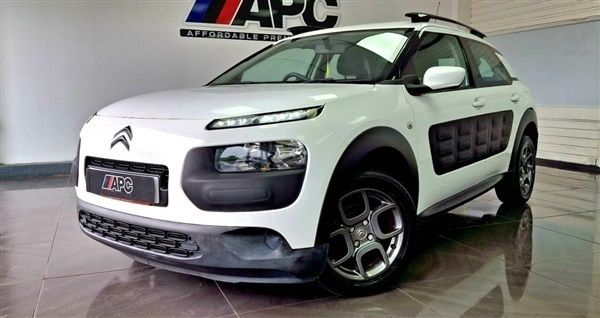 White Used 2015 Citroën C4 Cactus Feel Hatchback | £5,695 (Fair price) - Image 1/1