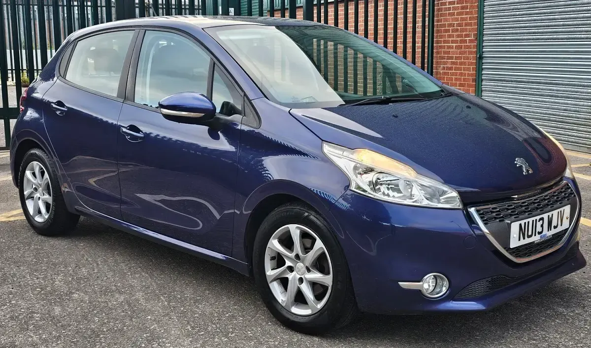 Used Peugeot 208 Active 82 HP (60 kW) 2013 Blue Hatchback