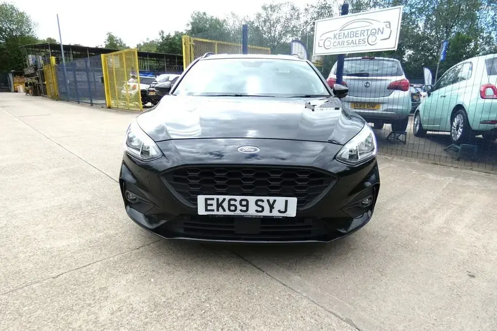 Used Ford Focus ST-Line X 120 HP (88 kW) 2019 Black Estate