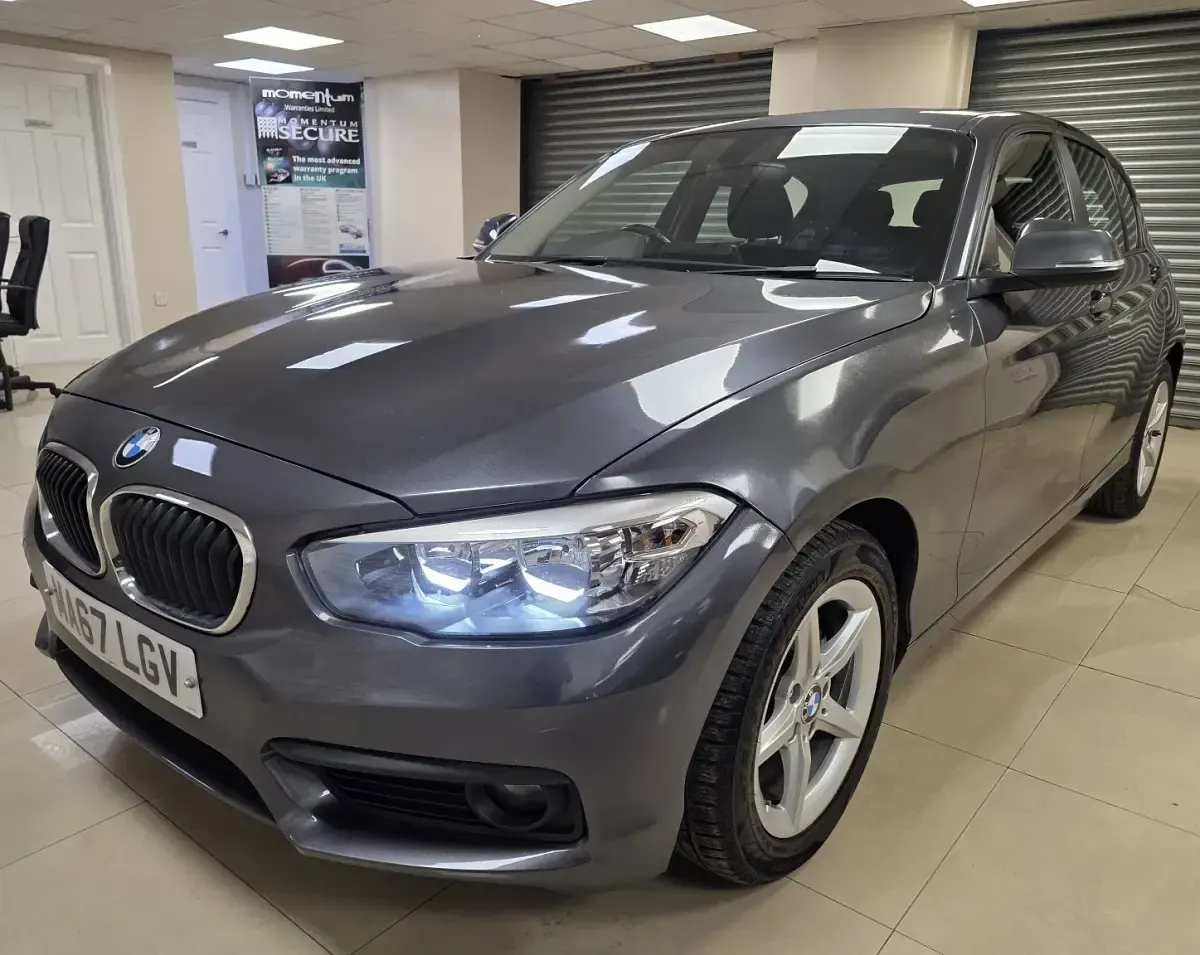 Begagnad BMW 116 Efficient Dynamics 2017 Grå Halvkombi