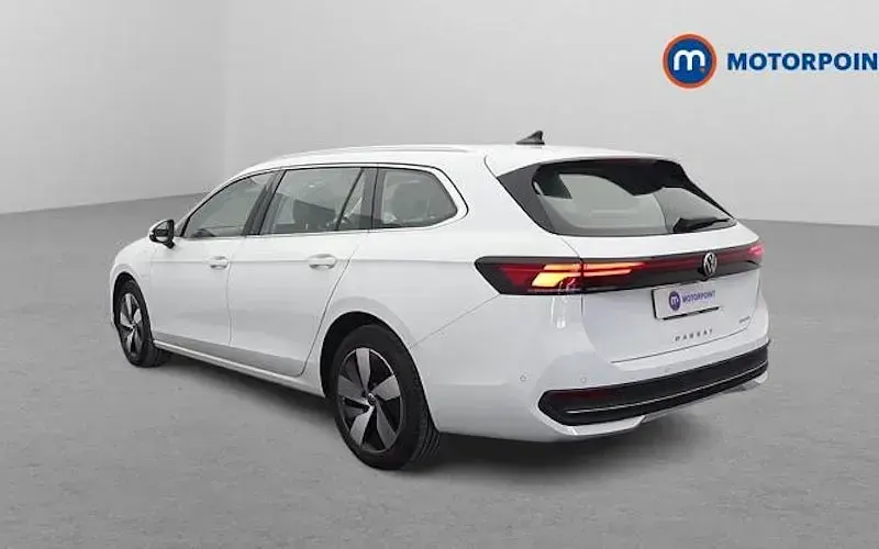 Usado VW Passat Life 204 HP (150 kW) 2025 Branco Carrinha