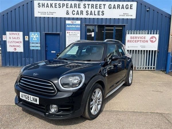 Black Used 2018 Mini Cooper Countryman Exclusive SUV | £16,495 (A bit pricey) - Image 1/1