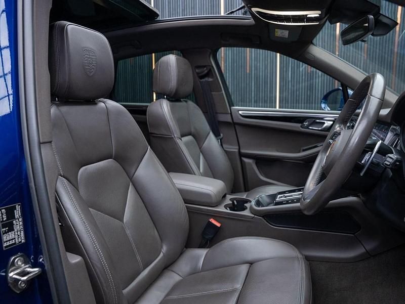 Used Porsche Macan 2022 Blue SUV