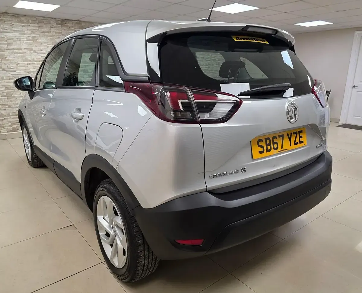 Używany Vauxhall Crossland X S 110 KM (80 kW) 2017 Srebrny SUV