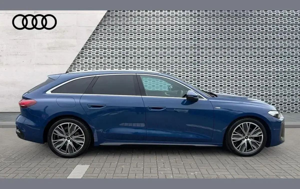 Begagnad Audi A5 S-Line 200 HK (147 kW) 2025 Blå Kombi
